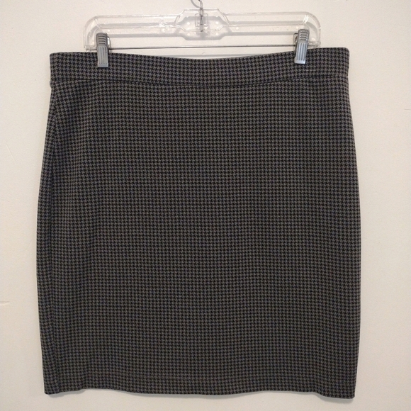 Loft - Houndstooth Pencil Skirt - Picture 10 of 10